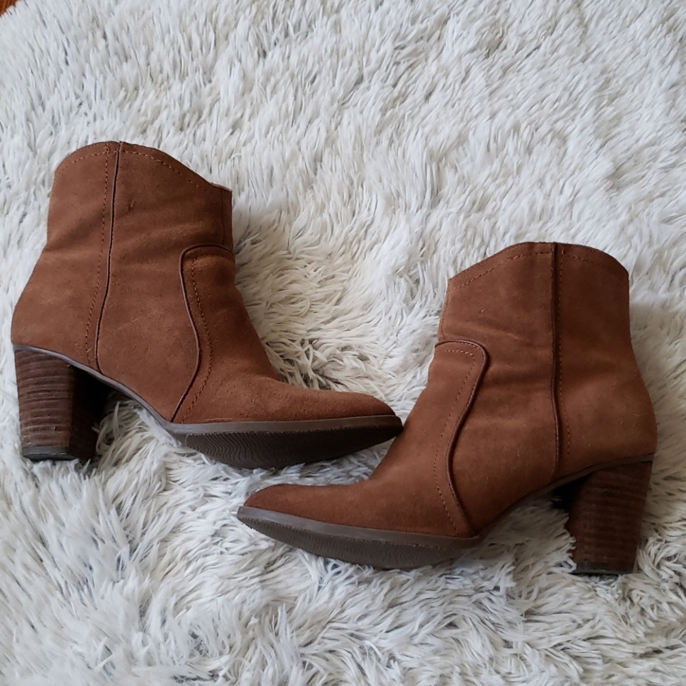G.H. Bass & co booties - Picture 5 of 7